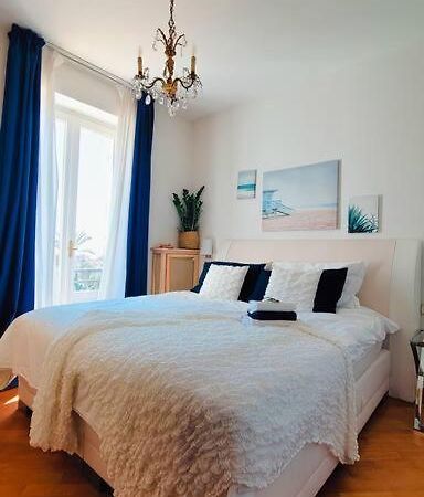 Blu Apartment In Historical Hunbury Бордигера Экстерьер фото